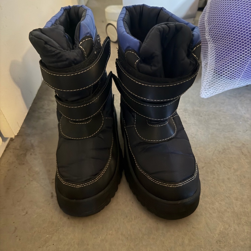 Size 12 Toddler Black and Blue Snow Boots